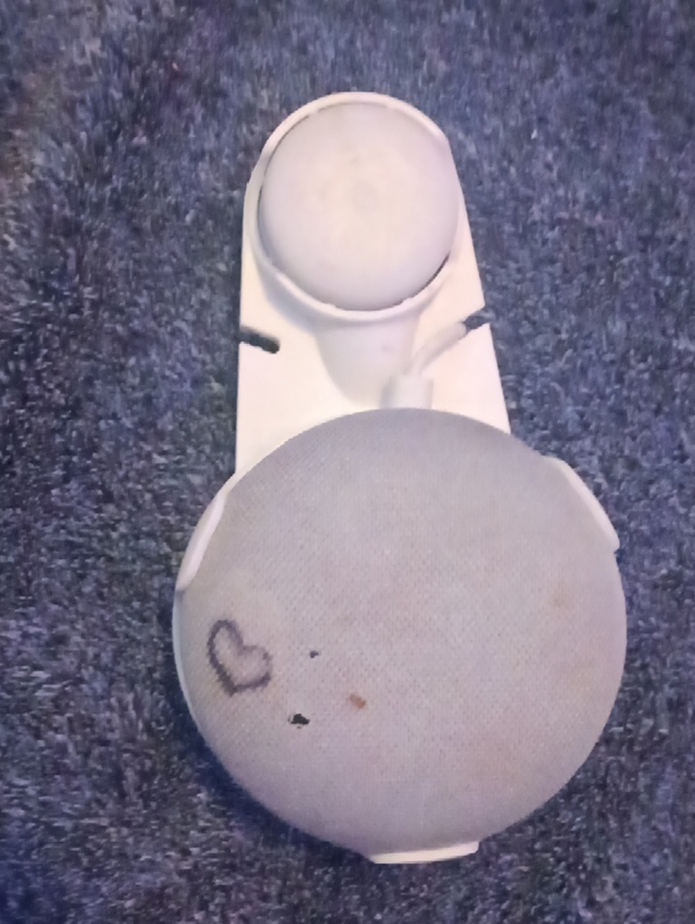 Google Home MINI . Lightly Used